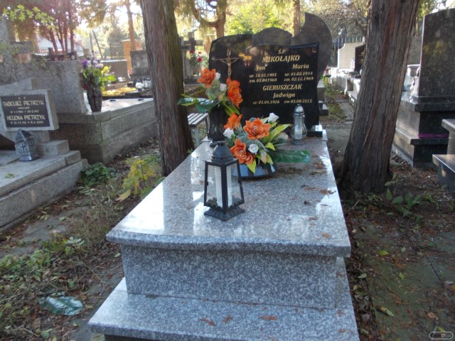 Grób JADWIGA GIERUSZCZAK