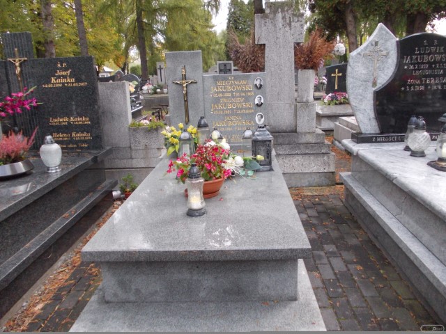 Grób MIECZYSŁAW JAKUBOWSKI