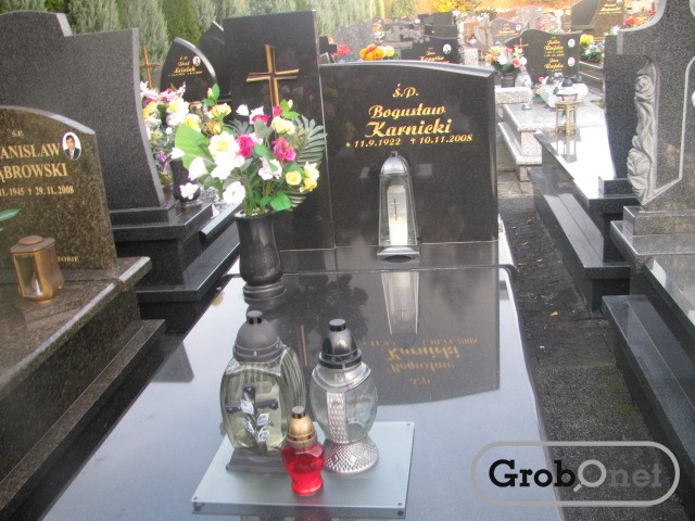 Grób EMILIA KARNICKA