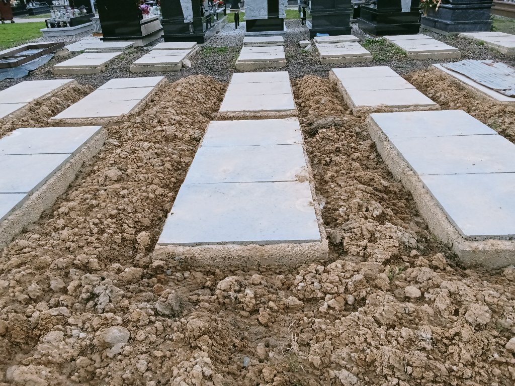 Grób MARIA ADAMEK